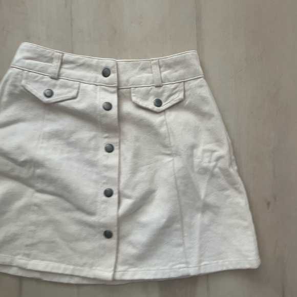 BDG urban outfitters white denim button skirt size xs - Picture 2 of 5